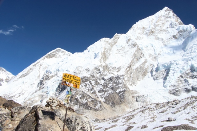 Way to Everest sign