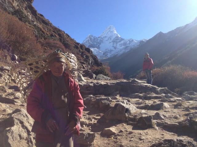 Ama_Dablam_everest_base_camp_trek