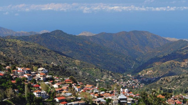 EUROPEMEDITERRANEANCYPRUSCYPRUSEASTDES_000791CYPRUSEASTRESORTSTREKTHROUGHTHETROODOSMOUNTAINS
