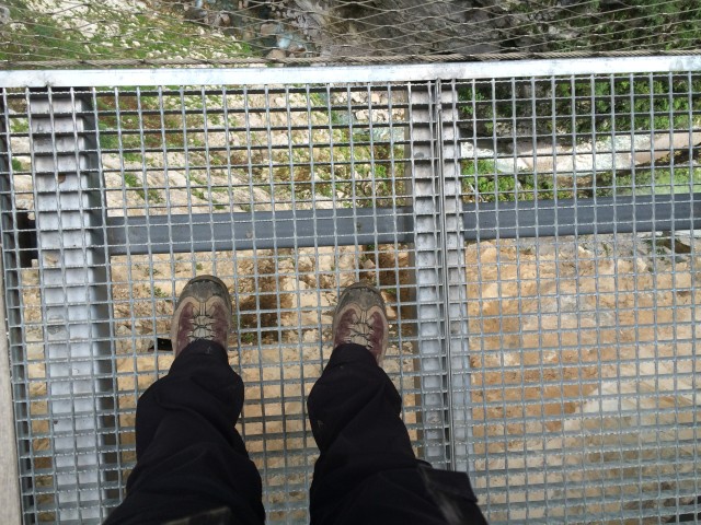 Metal platform above cares river asturias