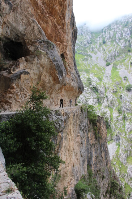 Hiking the ruta de cares walk in Asturias