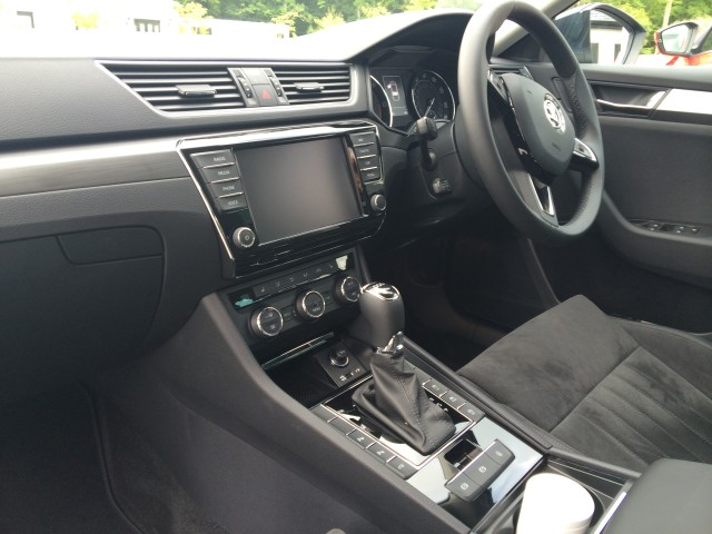 Skoda Superb front seating